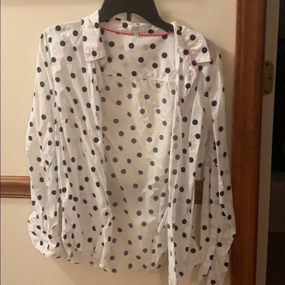 Crown & Ivy, white blouse w/ blue polka dots M